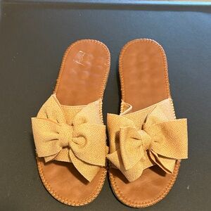 Casual Bow Slide Sandals - Tan size 9.5